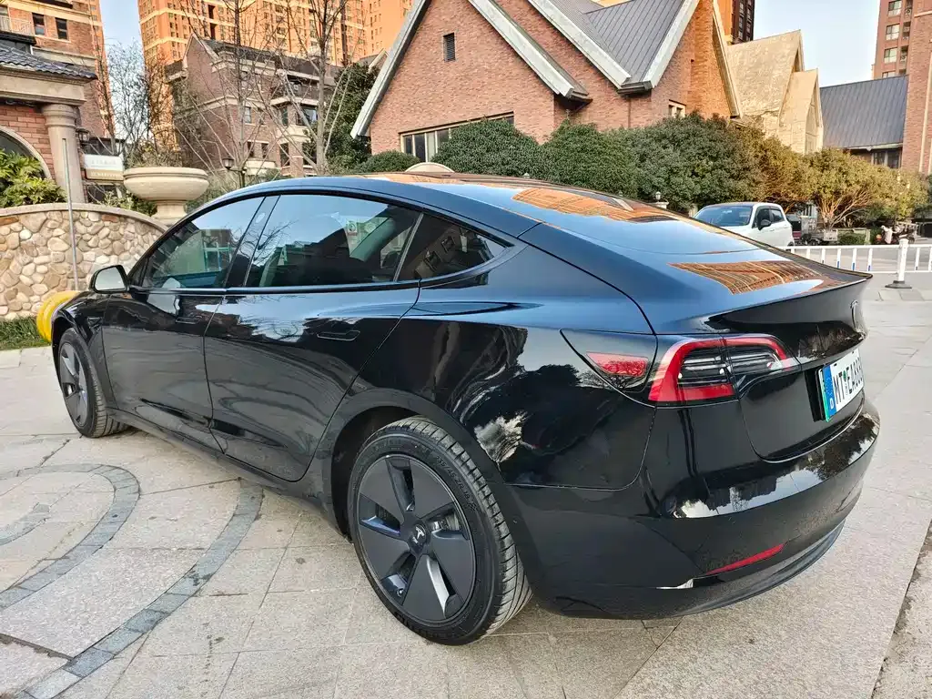 Tesla Model 3 — фото 8
