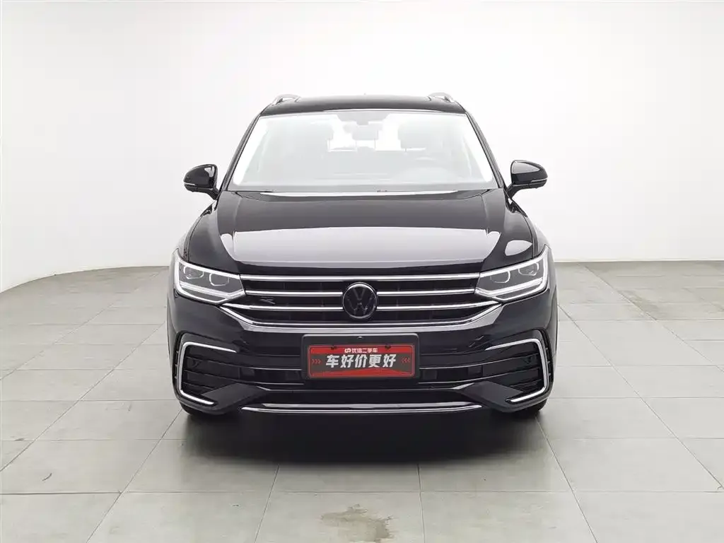Volkswagen Tiguan L — фото 4