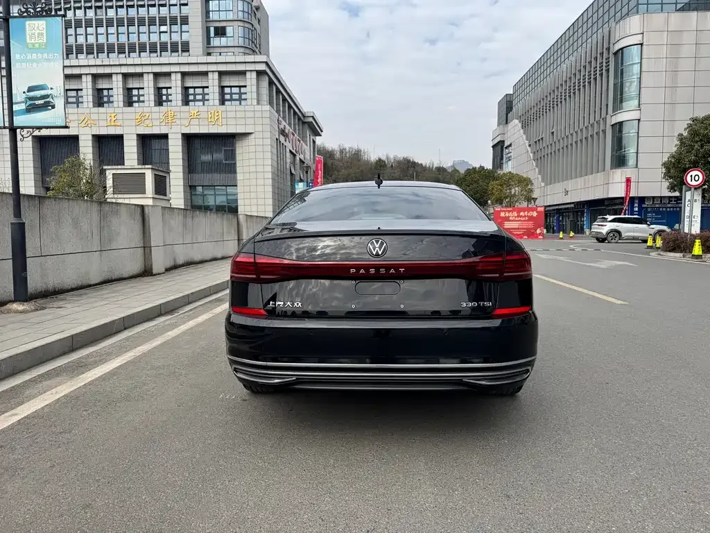 Volkswagen Passat — фото 3