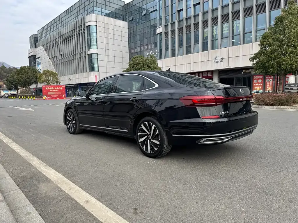 Volkswagen Passat — фото 5