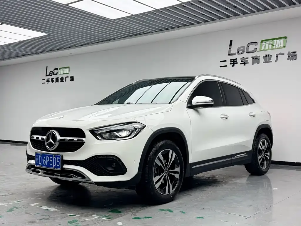 Mercedes-Benz GLA — фото 1