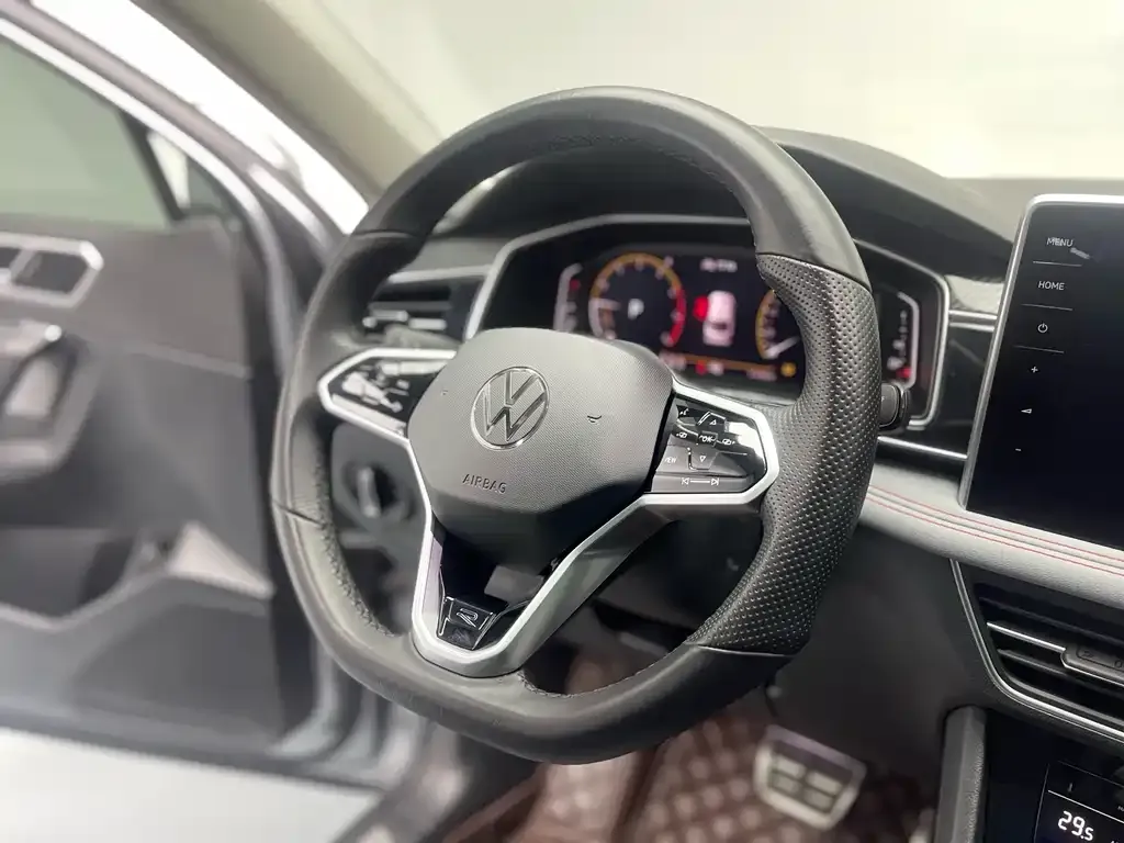 Volkswagen Tiguan X — фото 6