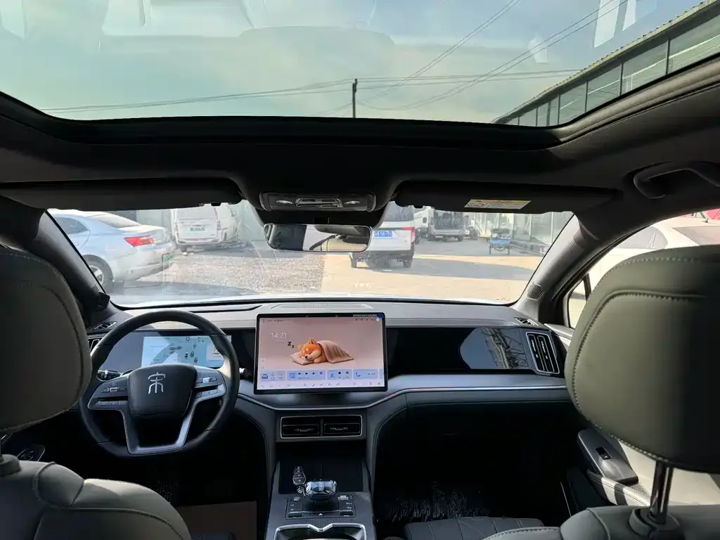 BYD L DM-i — фото 10