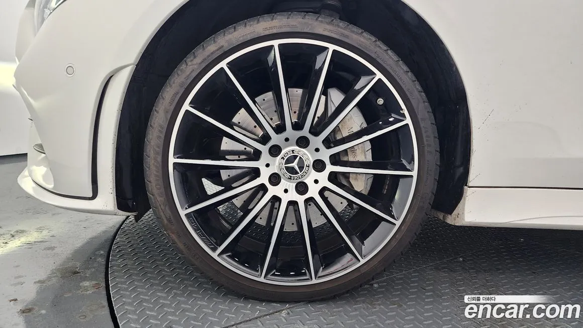 Mercedes-Benz CLS-Class — фото 6