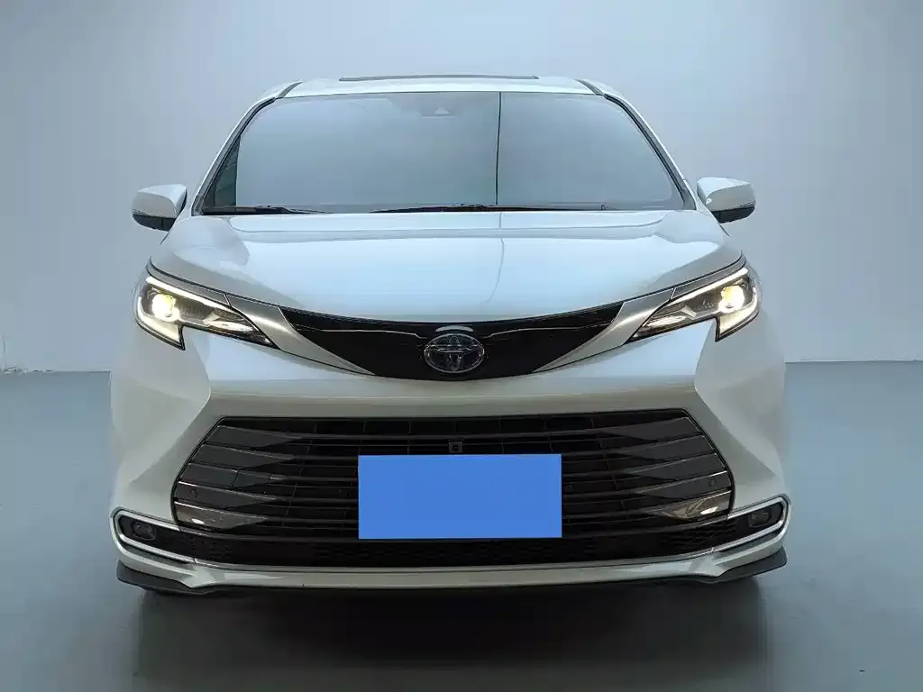Toyota Sienna — фото 4