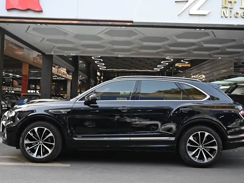 Bentley Bentayga PHEV — фото 2