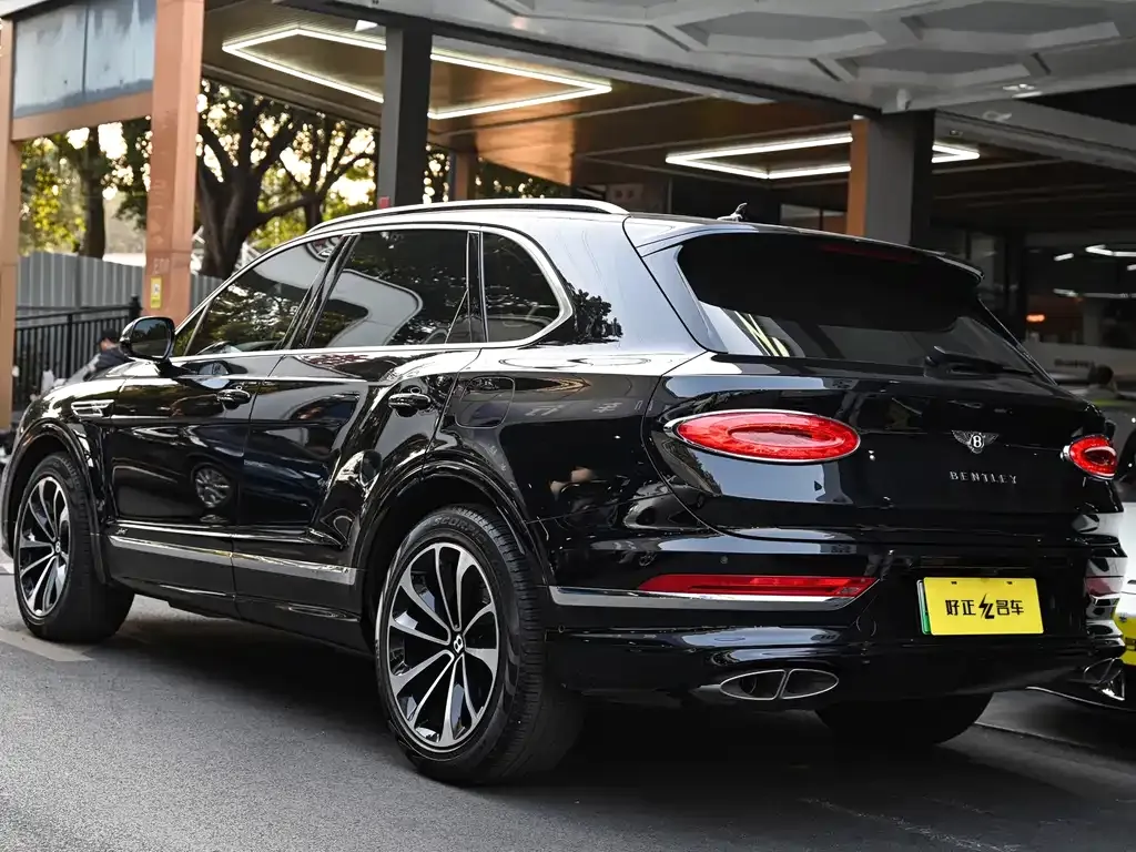 Bentley Bentayga PHEV — фото 9