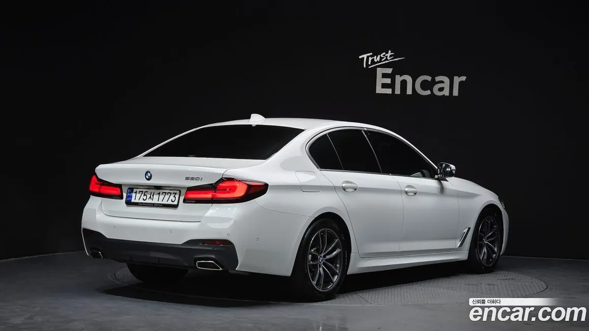 BMW 5-Series — фото 10
