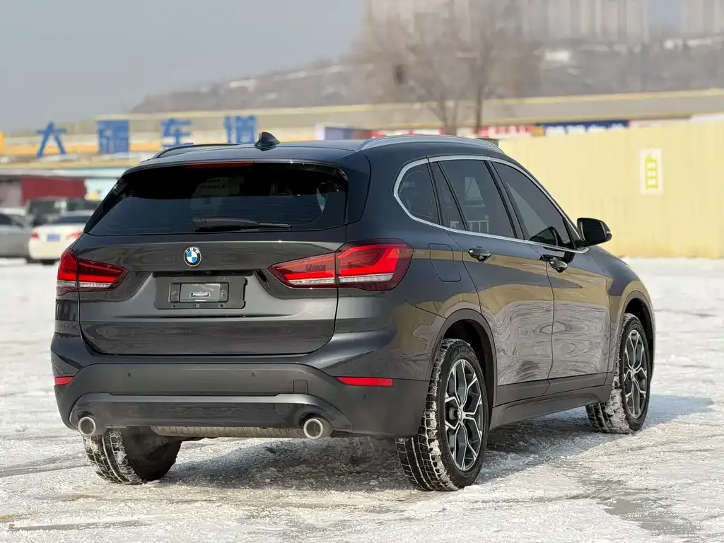 BMW X1 — фото 9