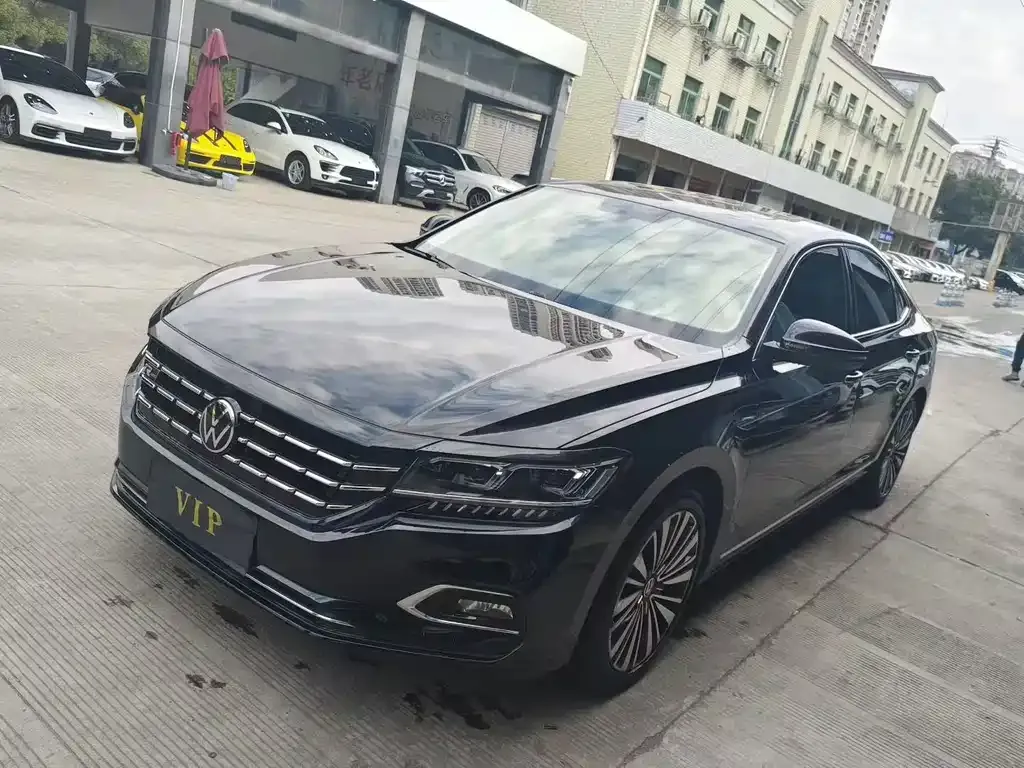 Volkswagen Passat — фото 1