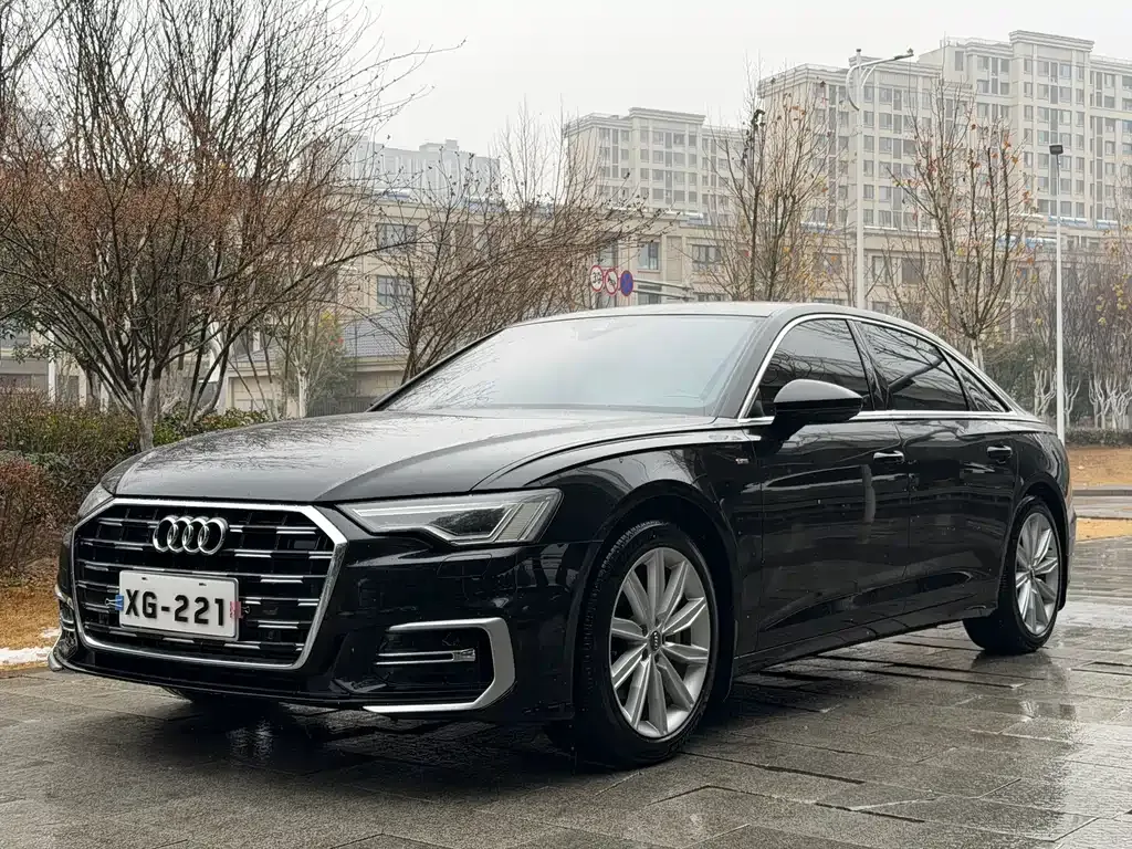 Audi A6L — фото 1