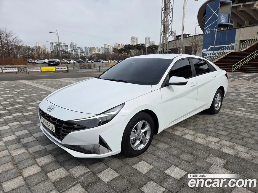 Hyundai AVANTE — фото 1