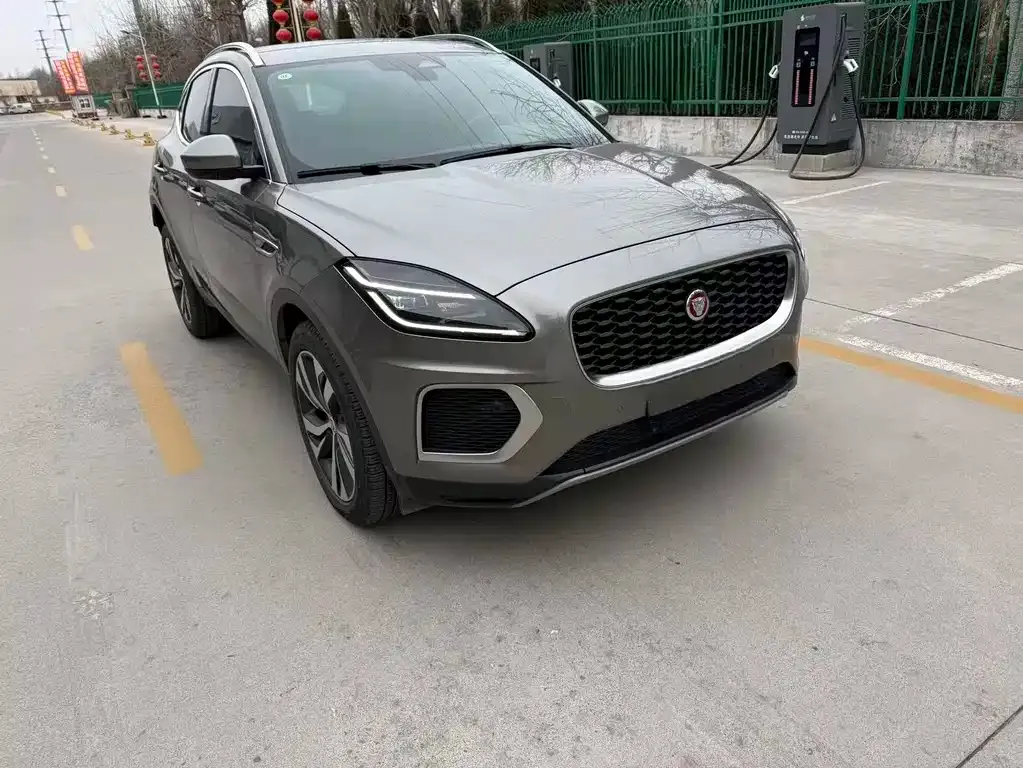 Jaguar E-PACE — фото 3