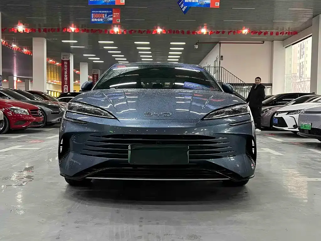 BYD Seal — фото 8