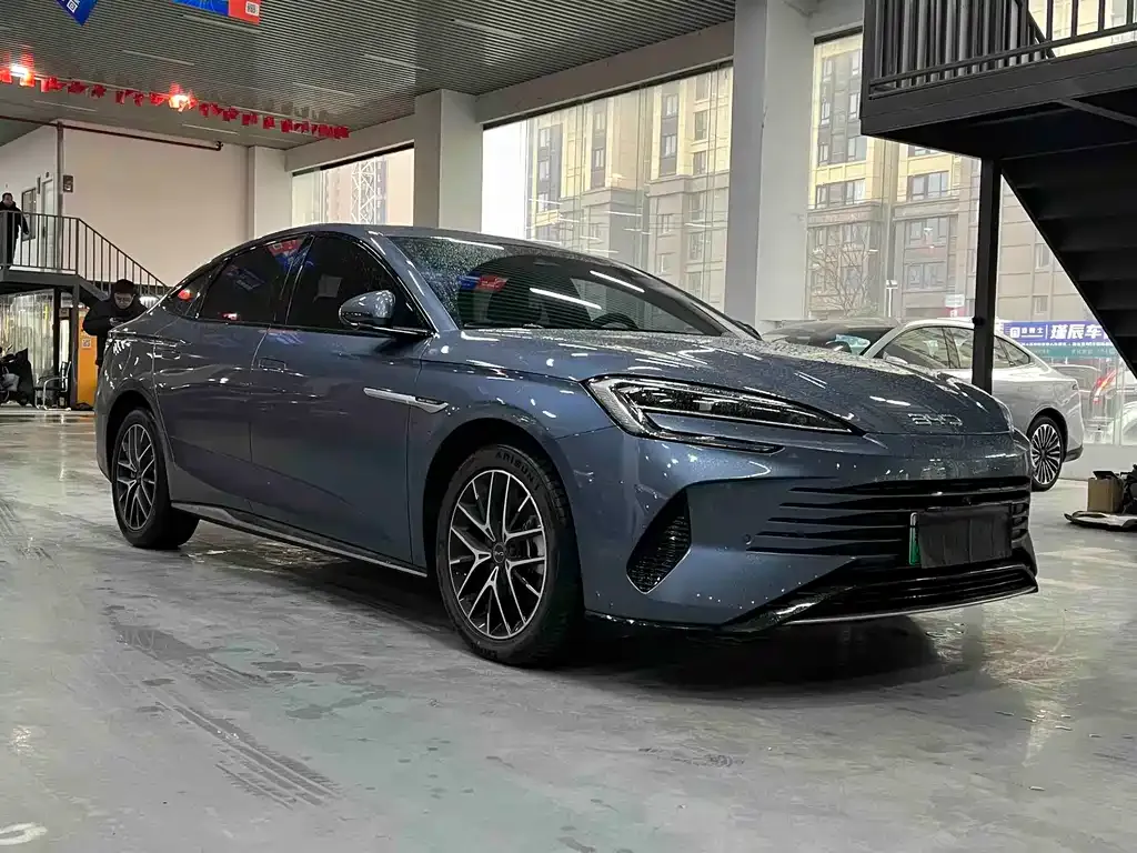 BYD Seal — фото 3