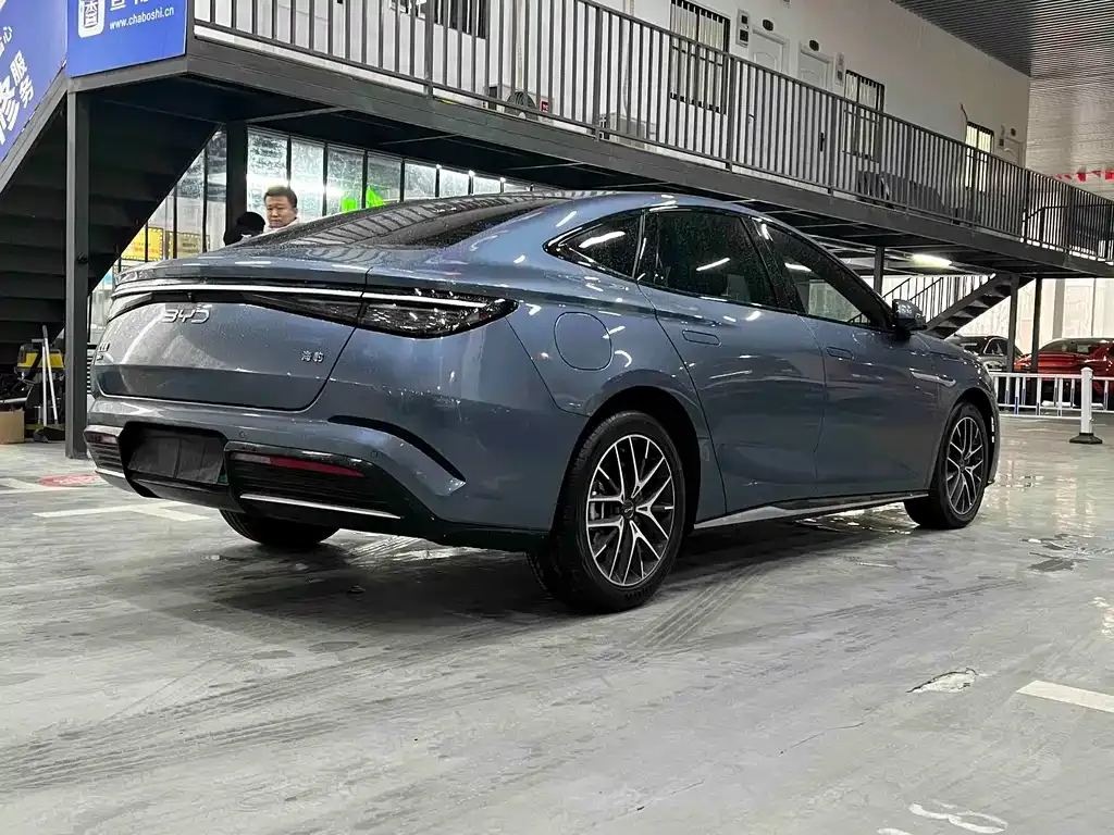 BYD Seal — фото 10