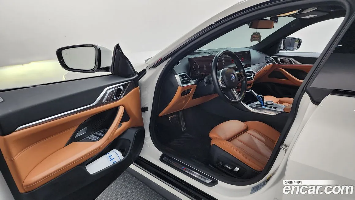 BMW i4 — фото 8
