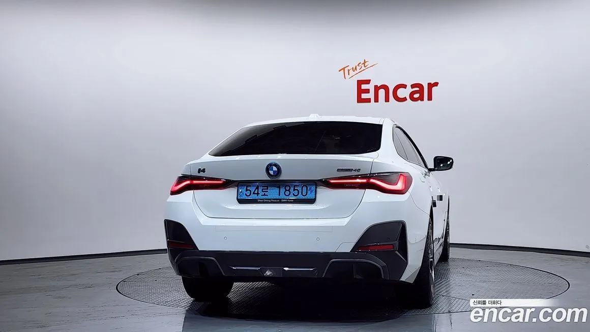 BMW i4 — фото 3