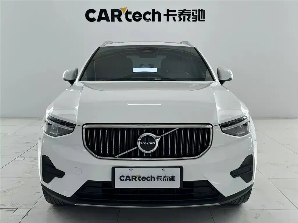 Volvo XC40 — фото 3