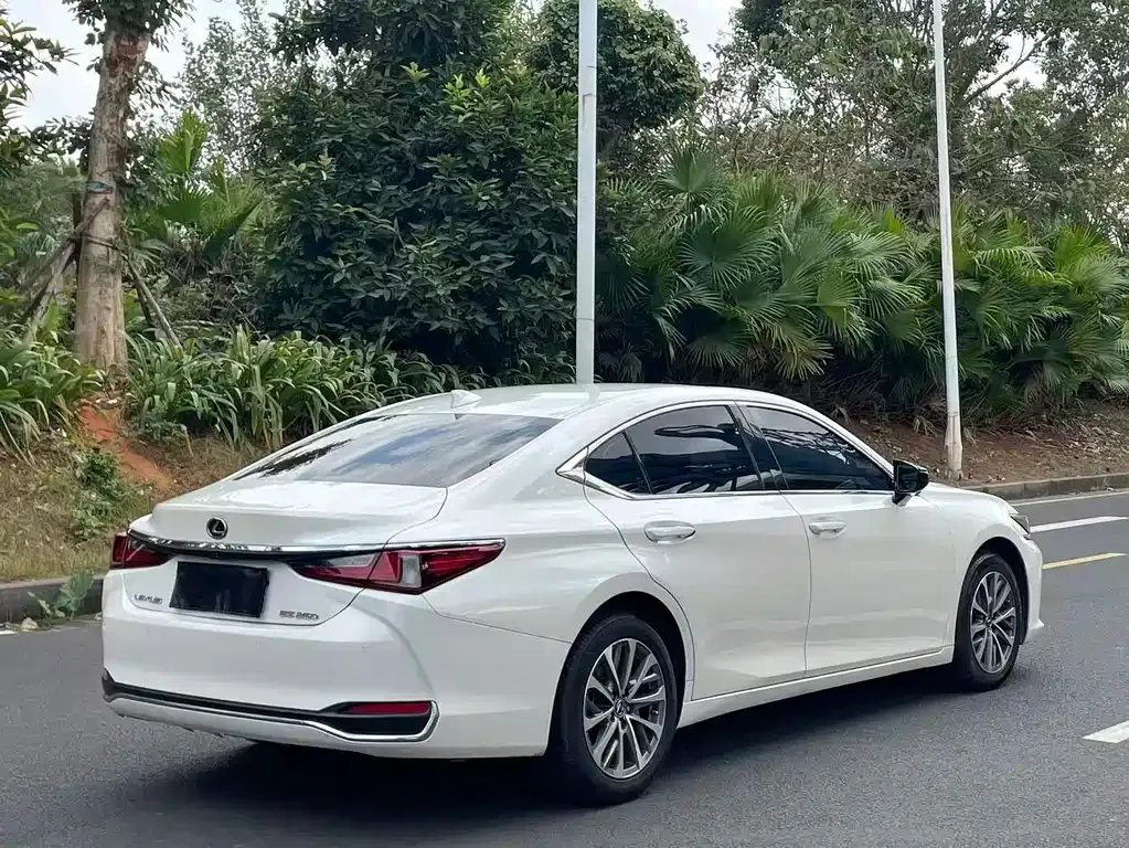 Lexus ES — фото 3