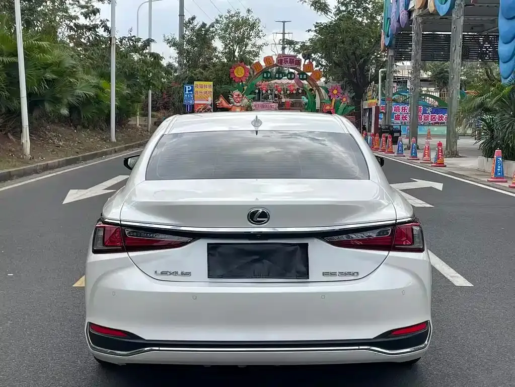 Lexus ES — фото 9