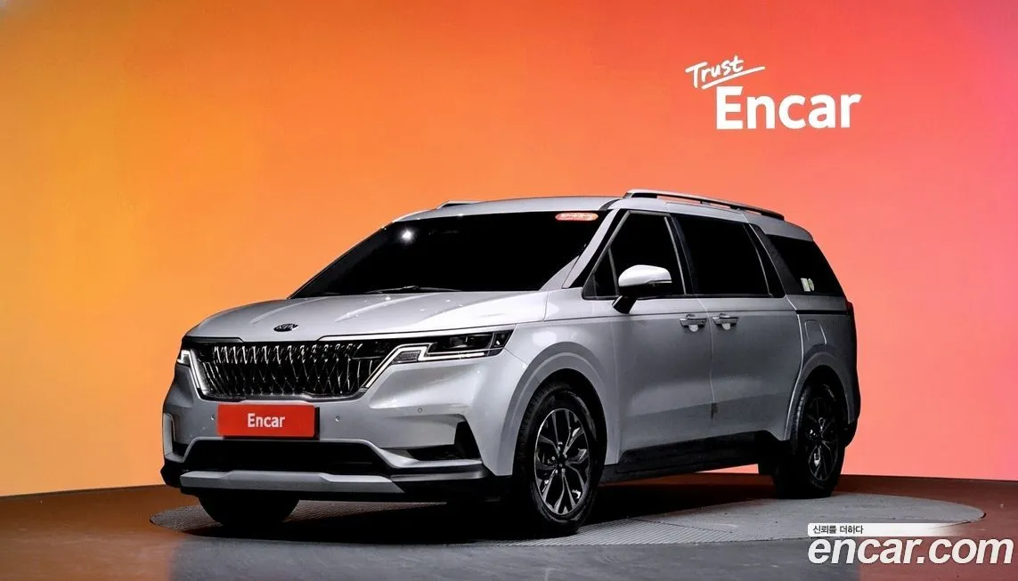 Kia Carnival — фото 1