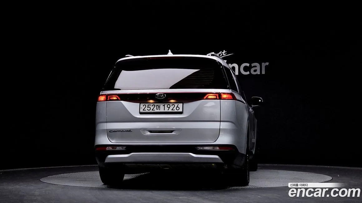 Kia Carnival — фото 2