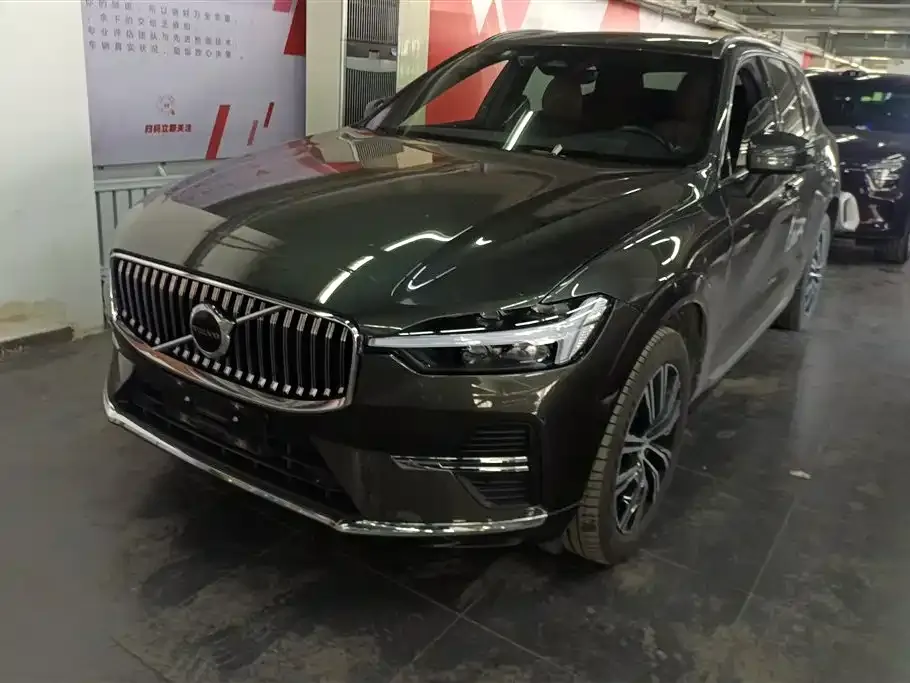 Volvo XC60 — фото 1