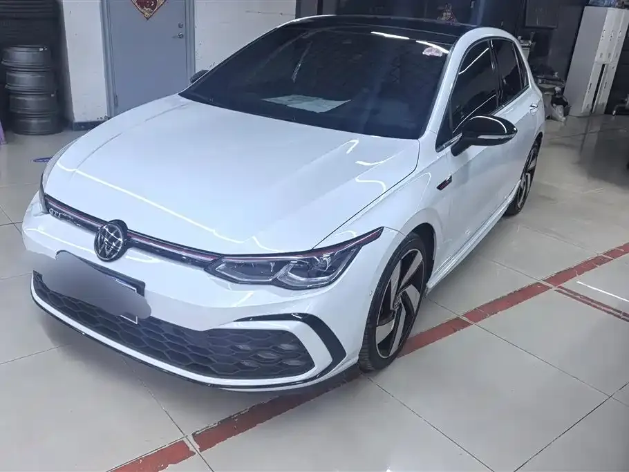 Volkswagen Golf GTI — фото 1