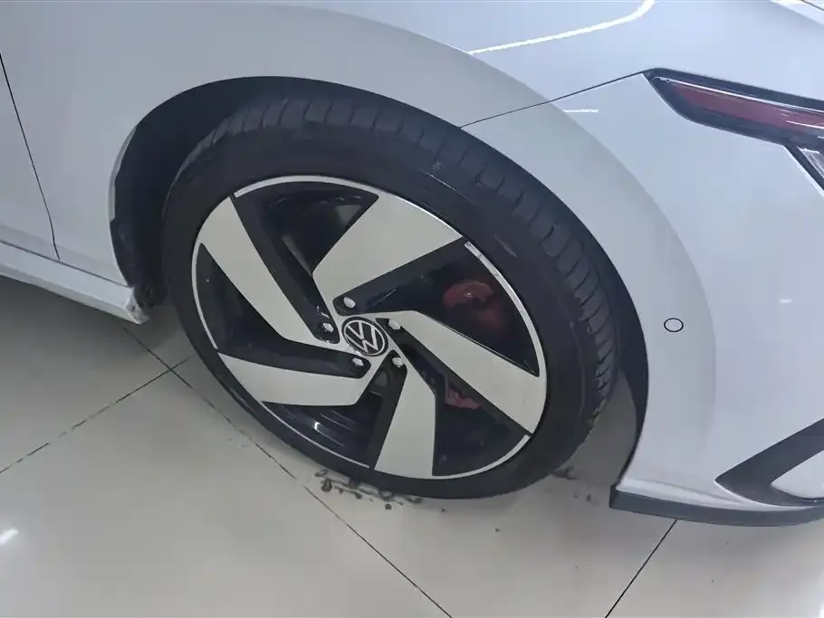 Volkswagen Golf GTI — фото 7