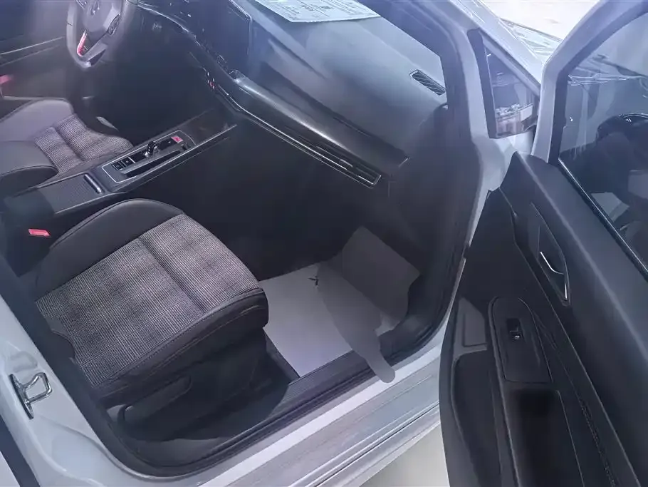 Volkswagen Golf GTI — фото 9