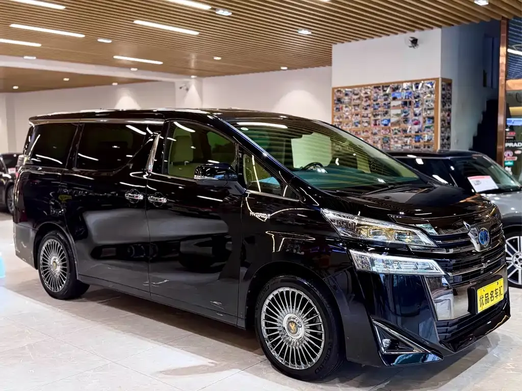 Toyota Vellfire — фото 3