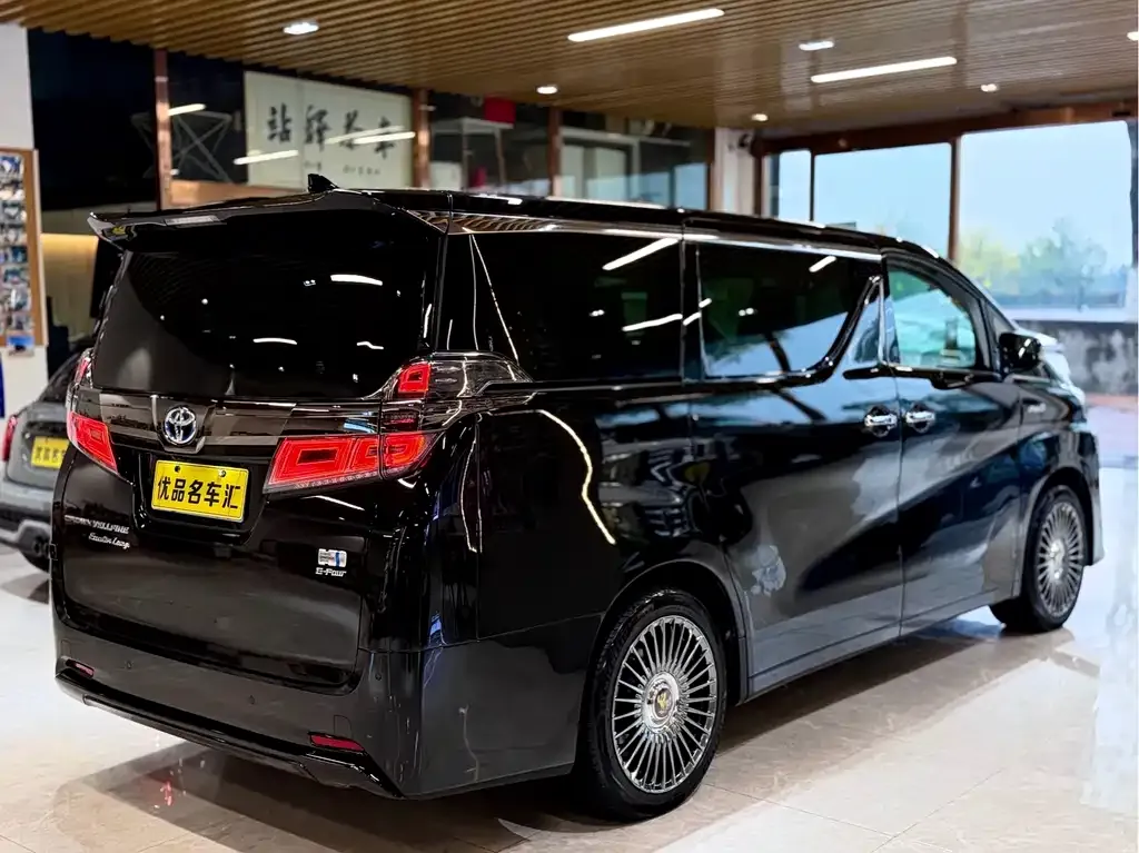 Toyota Vellfire — фото 5