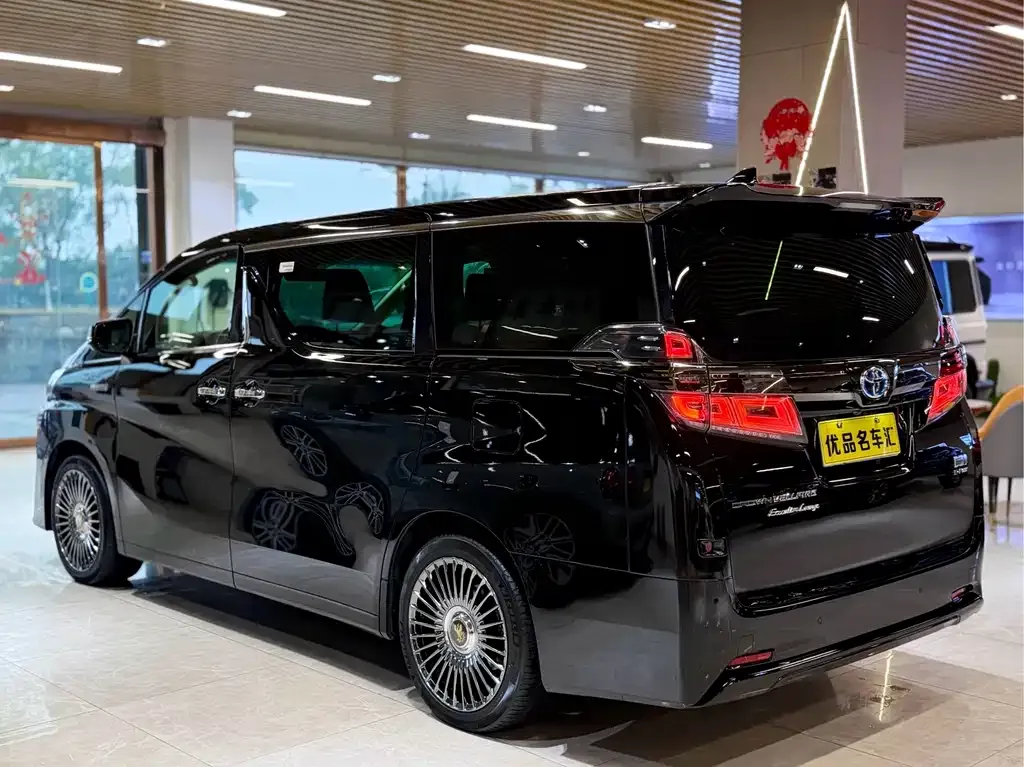 Toyota Vellfire — фото 9