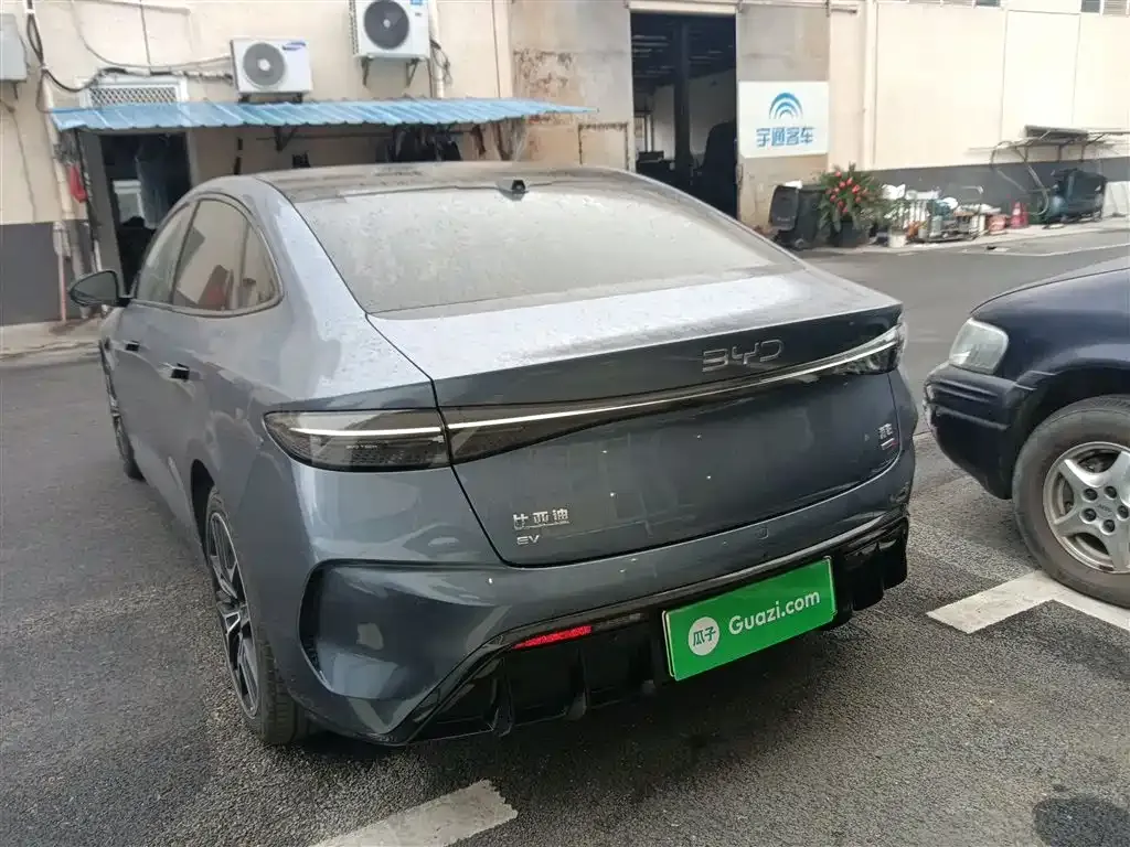 BYD Seal — фото 2