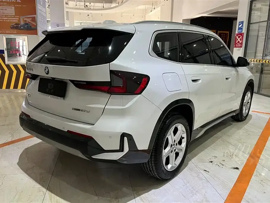 BMW X1 — фото 9