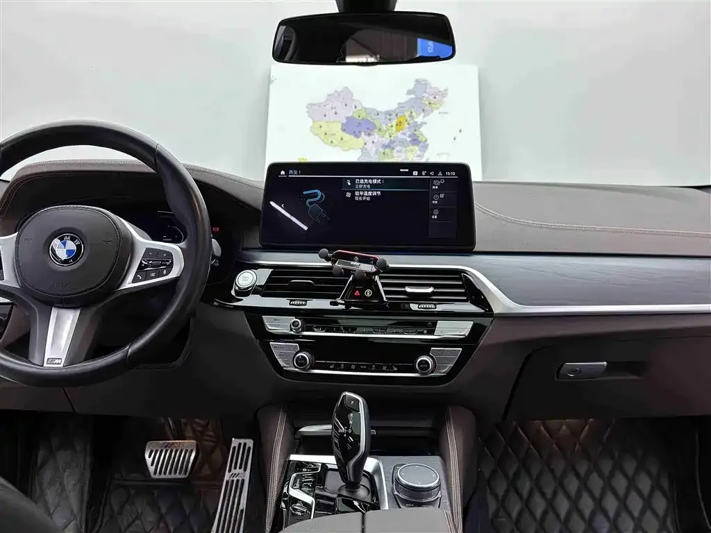 BMW 5 Series New Energy — фото 7