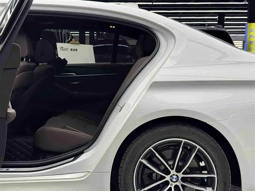 BMW 5 Series New Energy — фото 4