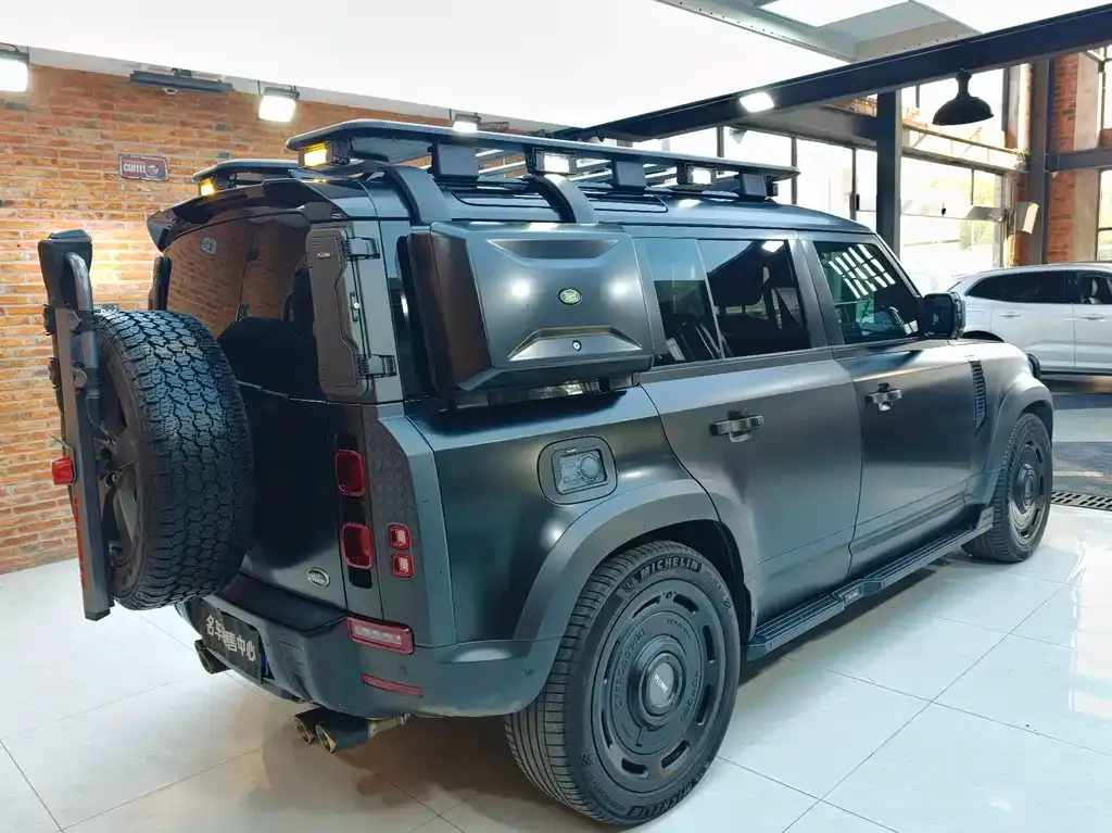 Land Rover Defender — фото 6