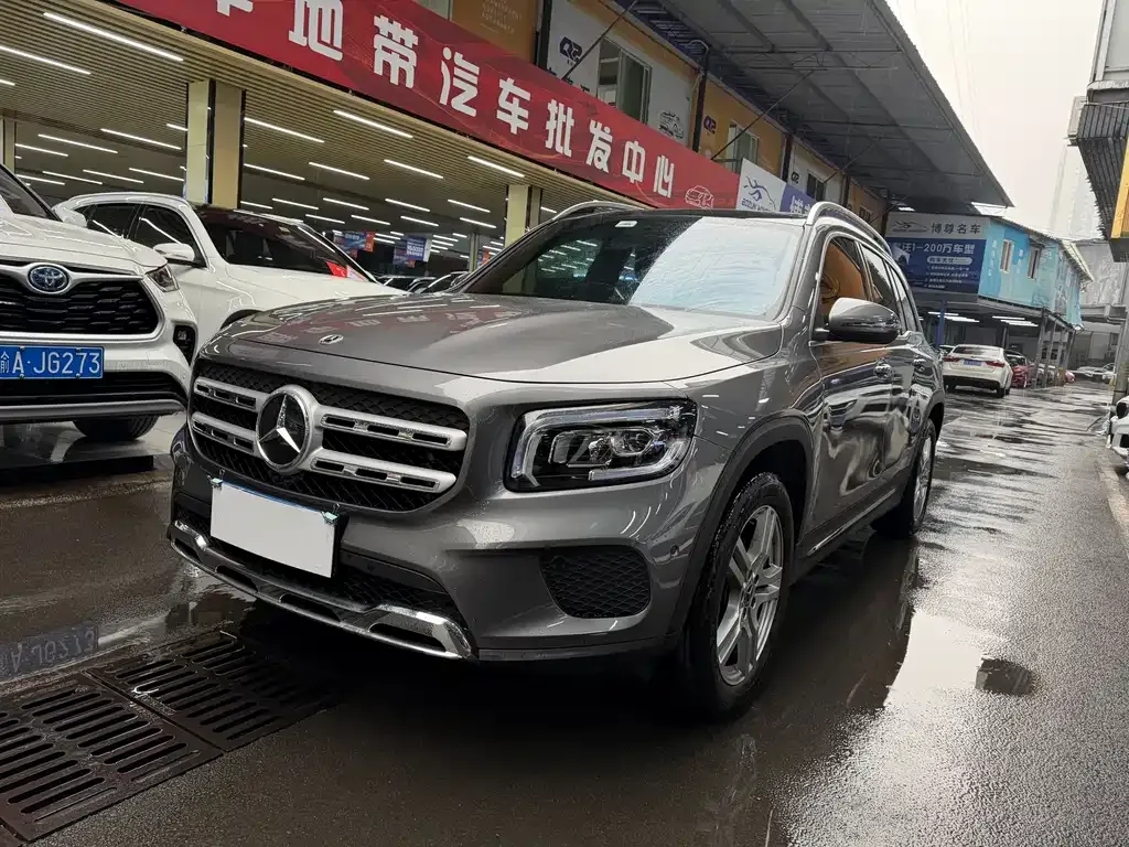 Mercedes-Benz GLB — фото 1
