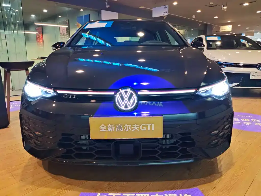 Volkswagen Golf GTI — фото 6