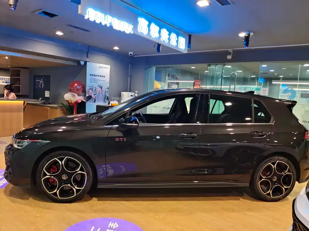 Volkswagen Golf GTI — фото 3