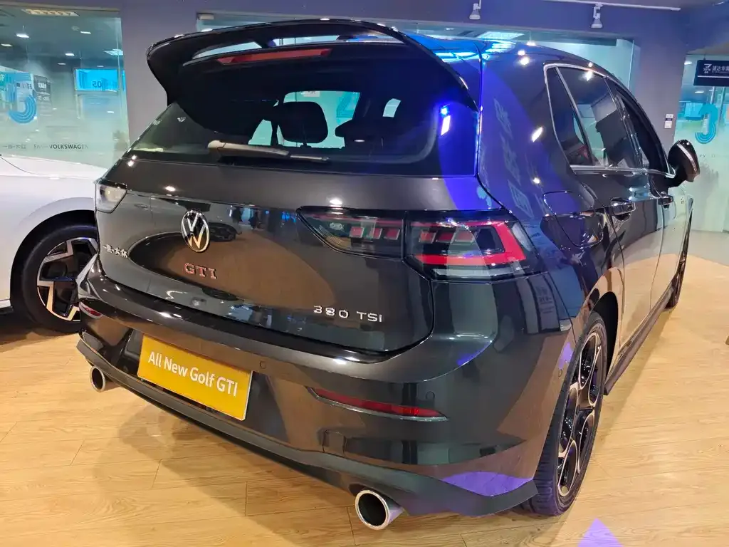 Volkswagen Golf GTI — фото 4