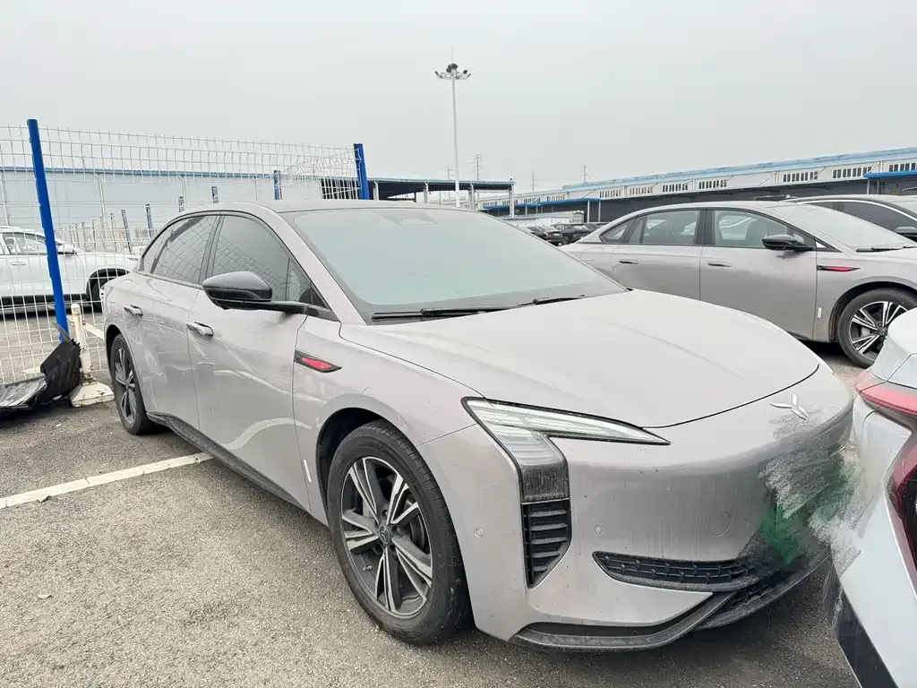 Hongqi EH7 — фото 1