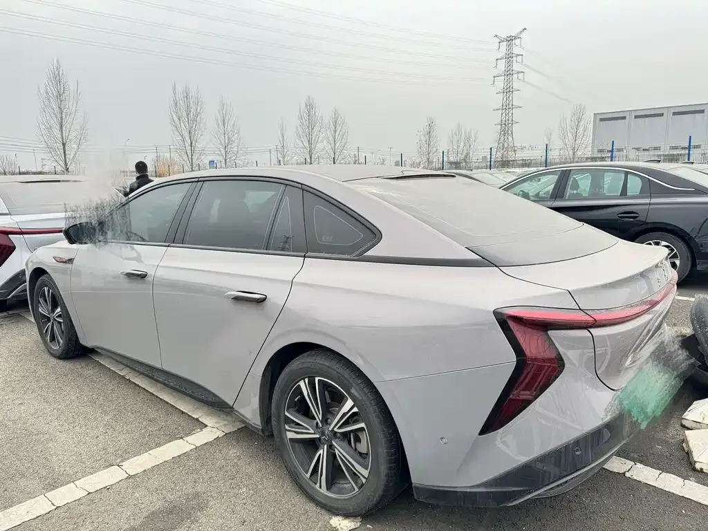 Hongqi EH7 — фото 10