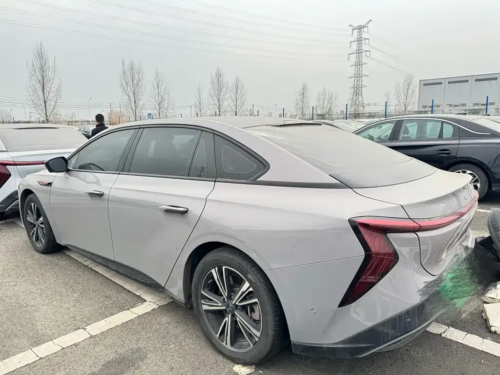 Hongqi EH7 — фото 3