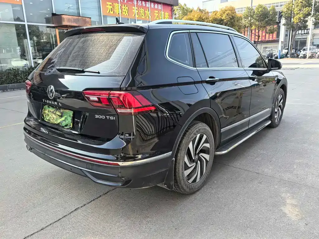 Volkswagen Tiguan L — фото 4