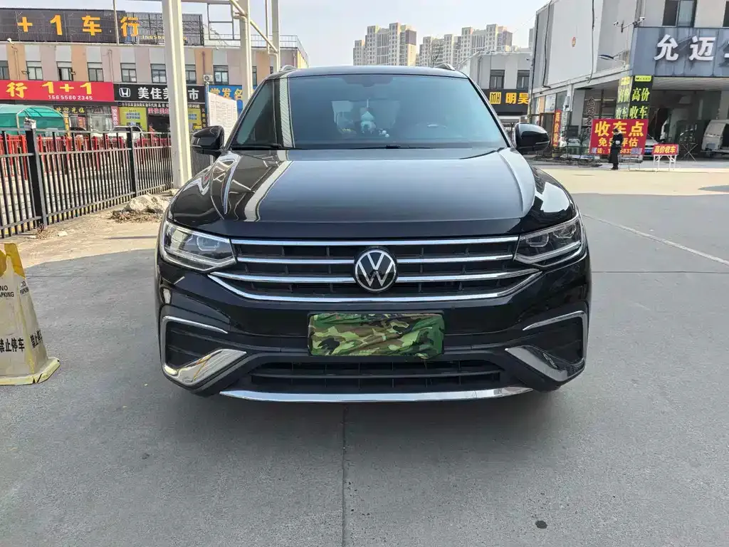 Volkswagen Tiguan L — фото 3