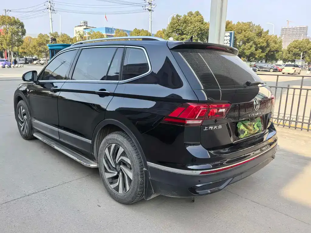 Volkswagen Tiguan L — фото 9