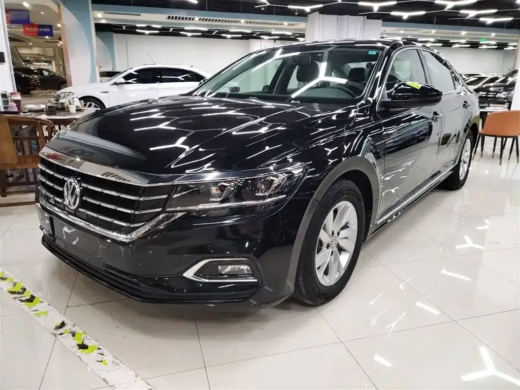 Volkswagen Passat — фото 1